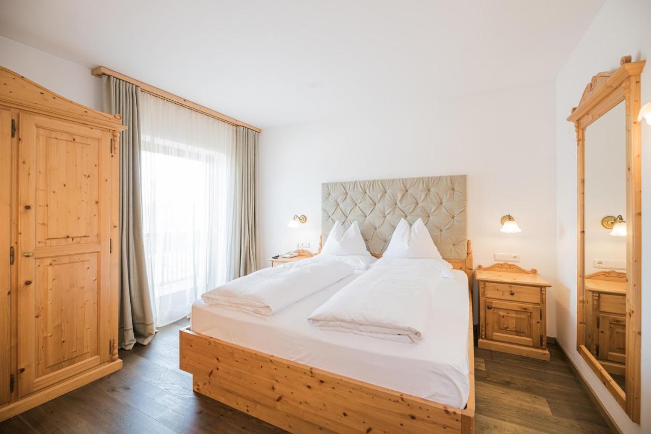 Hotel Winkler Sport & Spa Resort سان لورينزو دي سيباتو الغرفة الصورة